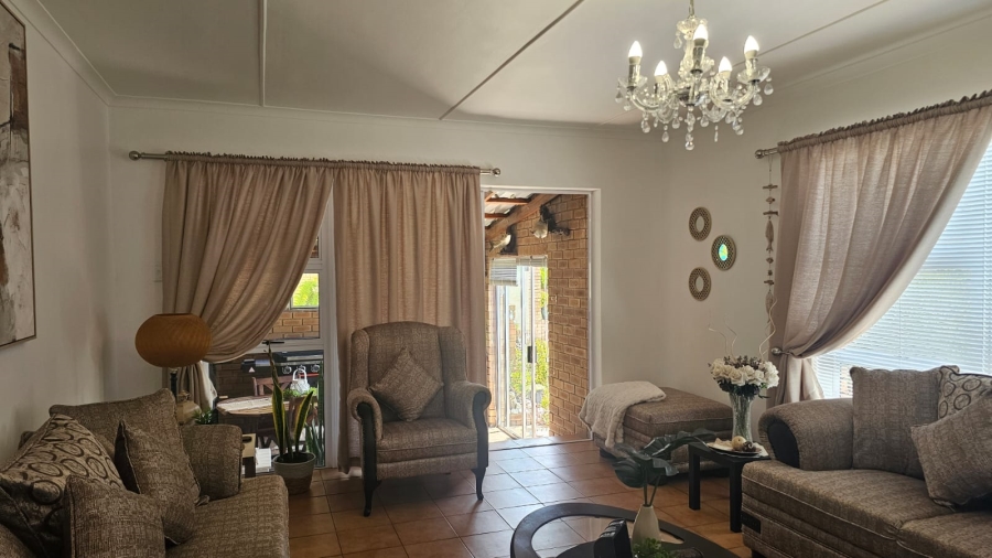 4 Bedroom Property for Sale in Stilbaai Wes Western Cape